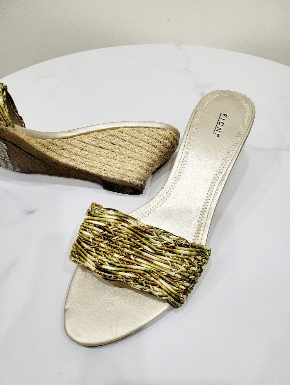 Y2K Fioni Green & Gold Wedge Sandals Shoes Size: 7US